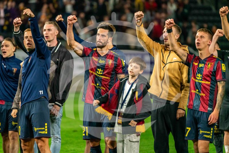 Piłka Nożna: MECZ PILKI NOZNEJ POMIEDZY POGONIA SZCZECIN A LEGIA WARSZAWA - Agencja Fotograficzna